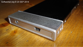 USB-Festplatten-Adapter mit gesteckter SSD